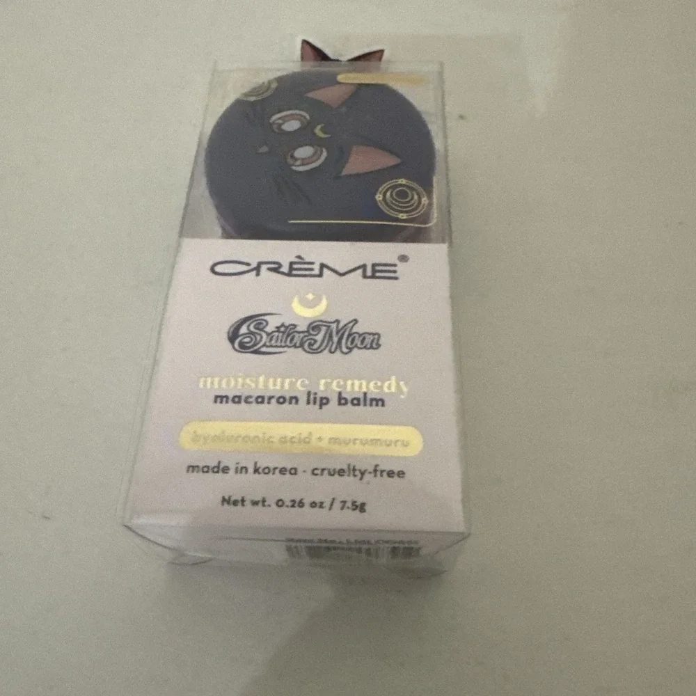 Creme Sailor Moon Moisture Remedy Macaroon Lip Balm